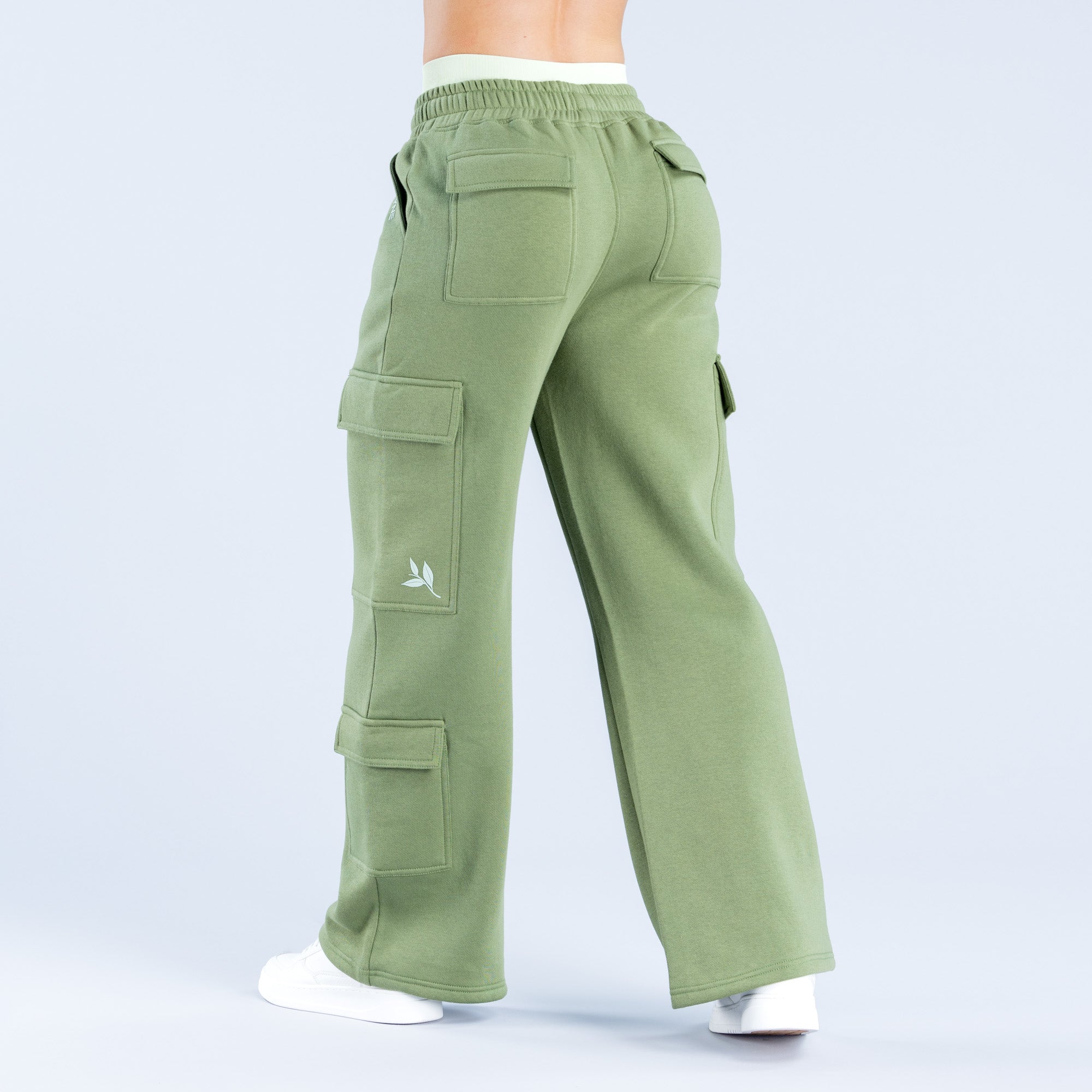 DFYNE Lanyi Edit Wide Leg Cargo Jogginghose Damen Tiefesgrün | 950IRTVND