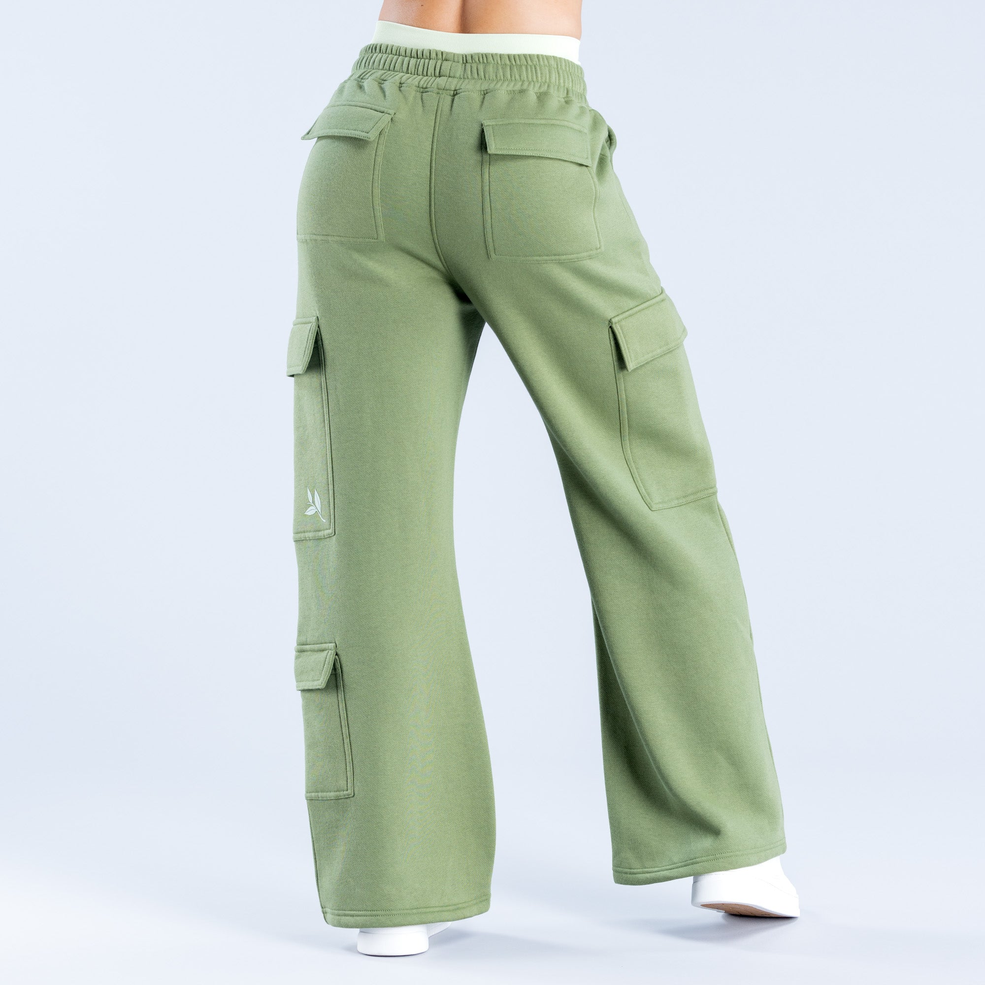 DFYNE Lanyi Edit Wide Leg Cargo Jogginghose Damen Tiefesgrün | 950IRTVND