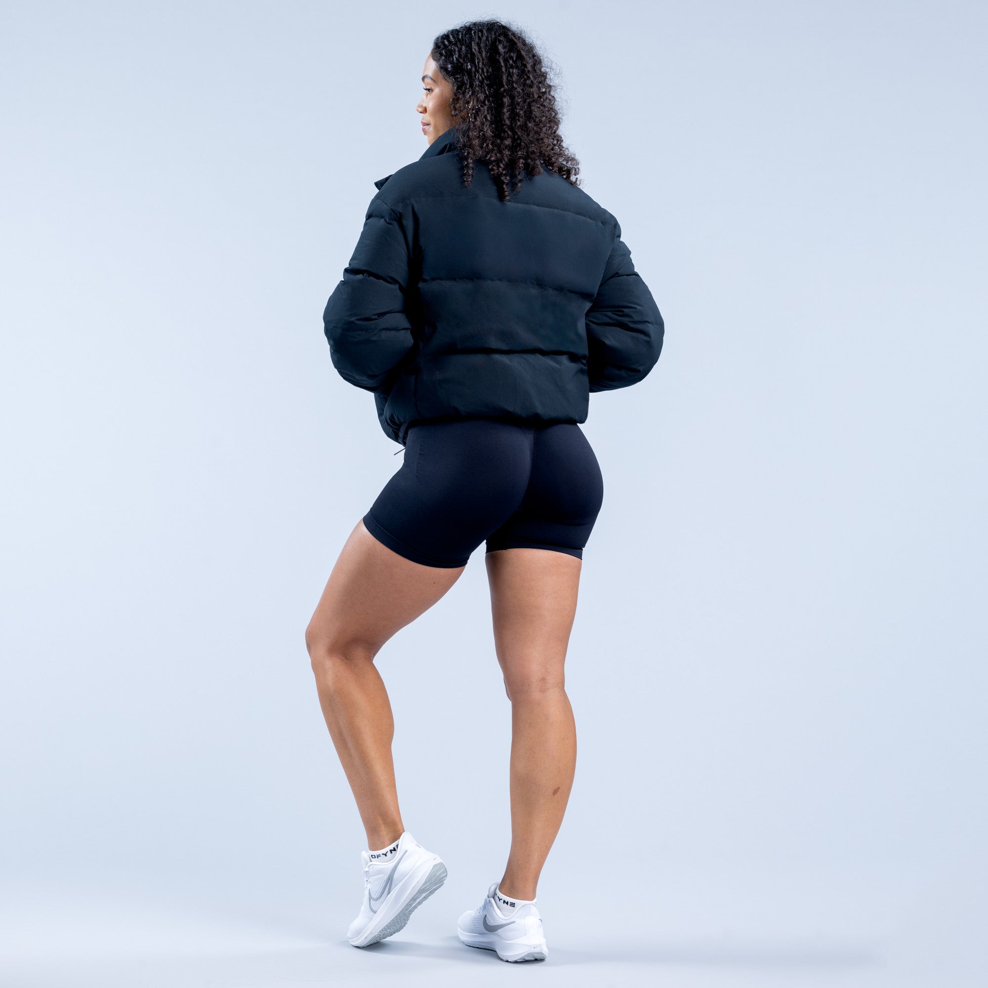 DFYNE Revive Short Down Jacken Damen Schwarz | 837AVGUPC